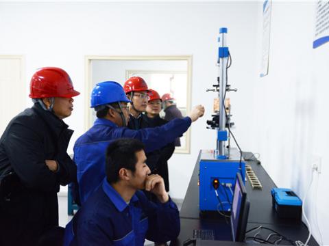 扬中市委常委孙健一行来利来老牌国际官网app旅行“柴继涛劳模立异事情室”